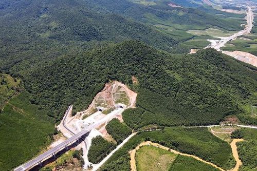 Vì sao cao tốc Vũng Áng - Bùng lỡ hẹn về đích?