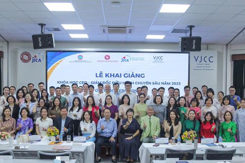 Hà Nội trang bị cho CEO năng lực quản lý chuyên sâu
