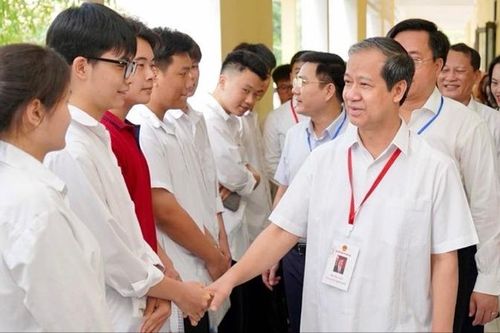 Bộ trưởng GD&ĐT kiểm tra kỳ thi tốt nghiệp THPT 2025