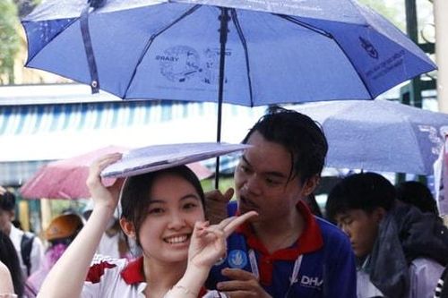 Ngày đầu thi tốt nghiệp THPT tại Đồng Nai, TP Hồ Chí Minh: An toàn, nghiêm túc