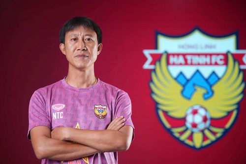 HLV Nguyễn Thành Công bất ngờ từ chức