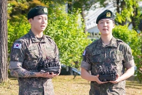 Tiếp viên hàng không Việt kể chuyện gặp Jung Kook và Ji Min (BTS)