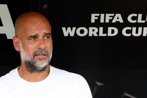 Rodri khiến Guardiola ngỡ ngàng