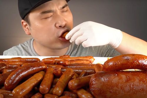 Mukbang: Trào lưu cướp đi mạng sống người trẻ