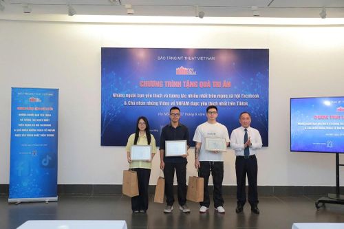 Tri ân bạn trẻ lan tỏa tình yêu mỹ thuật Việt trên không gian mạng