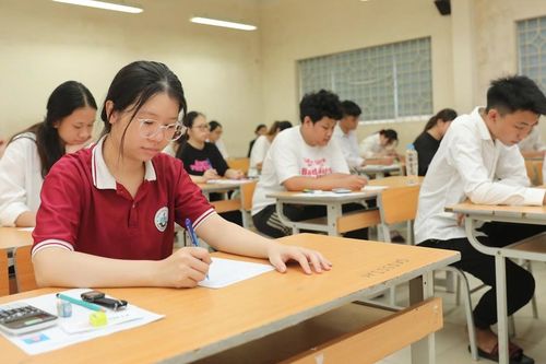 Thí sinh cả nước bước vào ngày cuối thi tốt nghiệp THPT năm 2025
