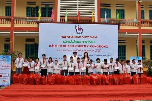 'Triệu trái tim, một tấm lòng' - Hơi ấm nghĩa tình lan tỏa giữa núi rừng Yên Bái