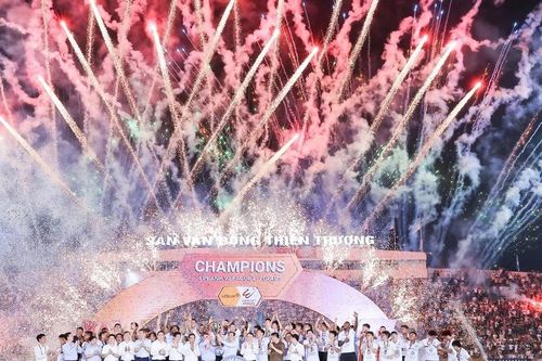 Bắt đầu từ nền móng V-League