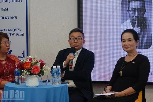 Nhà văn Trung Quốc - Đông Tây giao lưu tại Thành phố Hồ Chí Minh