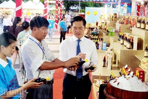 Khai mạc Festival 'Nước mắm Phú Quốc truyền thống trăm năm' lần thứ nhất năm 2025