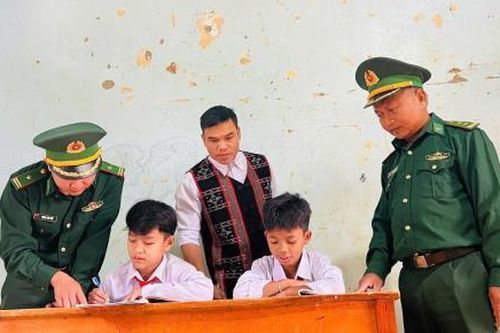 Nghĩa tình nơi rẻo cao biên giới