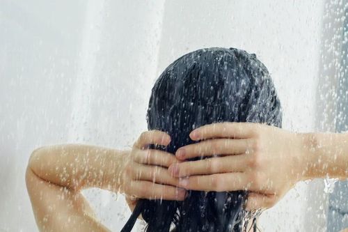 Những điều kiêng kỵ khi tắm vào mùa hè