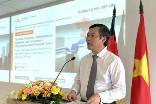 Khai giảng khóa đào tạo nhân lực đầu tiên cho Trung tâm Tài chính Quốc tế