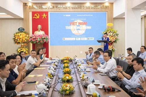 Phát động cuộc thi ảnh báo chí 'Việt Nam trên hành trình đổi mới'
