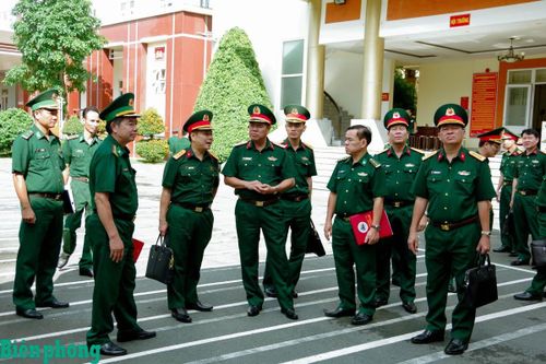 Kiểm tra kết quả thực hiện nhiệm vụ hậu cần, kỹ thuật tại BĐBP Sóc Trăng