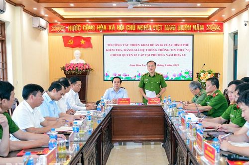 Thứ trưởng Bộ Công an Nguyễn Văn Long kiểm tra Đề án 06 phục vụ chính quyền 2 cấp tại Ninh Bình