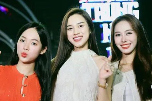 Hoa hậu Đỗ Thị Hà hội ngộ Á hậu Trịnh Thùy Linh, Ngọc Hằng