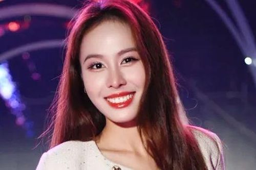 Á hậu Ngọc Hằng: 'Tôi mong chờ màn final walk'