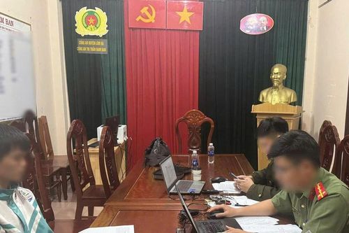 Xử lý thí sinh dùng thiết bị công nghệ cao làm lọt đề Ngữ Văn