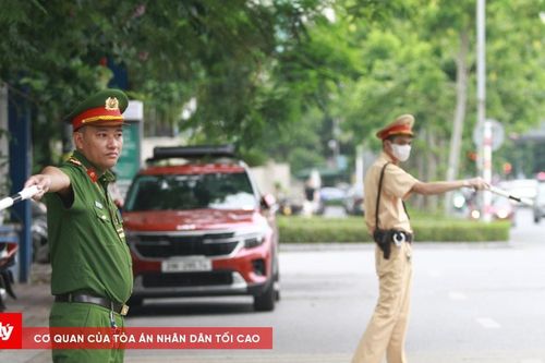 Hà Nội: Hình ảnh trật tự an toàn giao thông tại các điểm thi tốt nghiệp THPT được đảm bảo