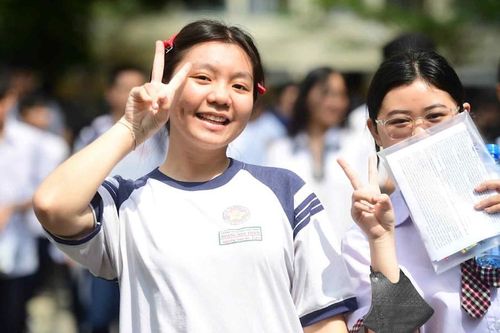 Hỏng xe dọc đường đi thi tốt nghiệp, thí sinh 'tấp' vào điểm thi mới làm bài