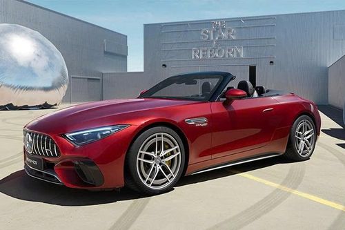 Mercedes-Benz trình diễn thời trang cao cấp tại triển lãm LiveRARE