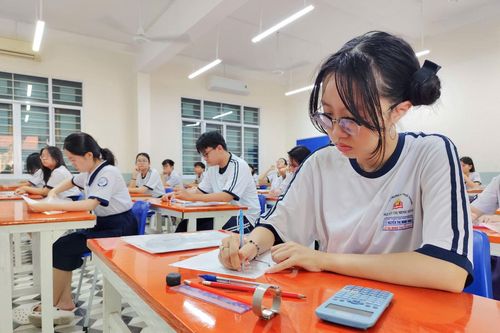 Đề thi tốt nghiệp THPT môn Ngoại ngữ của thí sinh thi chương trình giáo dục phổ thông 2018