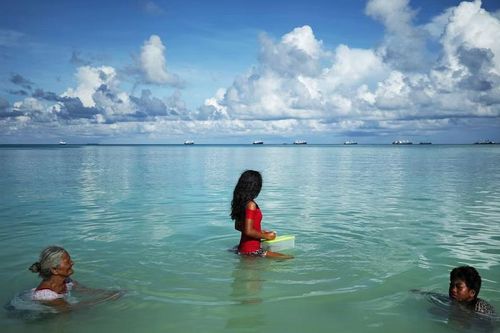 Lo nước biển nhấn chìm, hơn 1/3 người quốc gia này muốn di dân