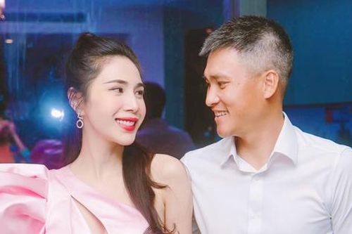 'Cặp đôi hot nhất nhì Vbiz' Thủy Tiên - Công Vinh gây sốt với hình ảnh mới sau nửa năm ở ẩn