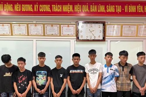 Xử lý nhóm thanh thiếu niên điều khiển mô tô mang theo hung khí để 'thể hiện mình'