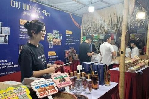 Khoảng 70 gian hàng tham dự chợ quê thời Mạc lần thứ 3