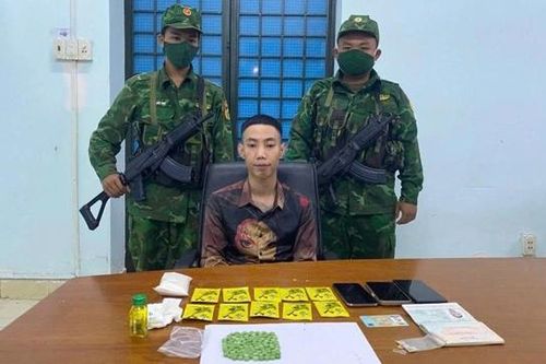 Bắt giữ đối tượng vận chuyển nhiều loại ma túy từ Campuchia về Việt Nam