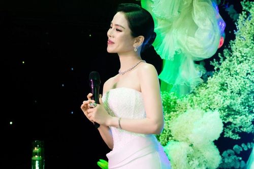 Lệ Quyên vắng mặt trong show diễn có Hồ Ngọc Hà