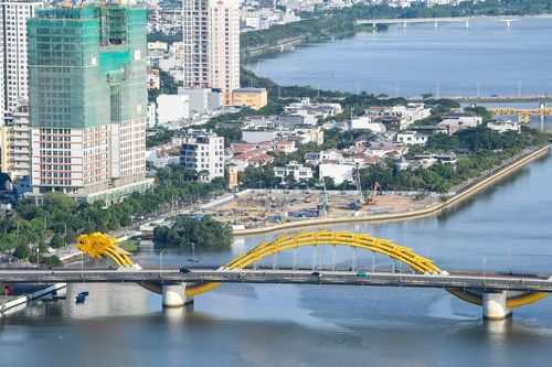 Nóng từng mét đất dọc sông Hàn: Ai đang chiếm những vị trí vàng ven sông?