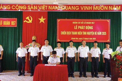 Lữ đoàn 957 Vùng 4 Hải quân phát động chiến dịch 'Thanh niên tình nguyện hè năm 2025'