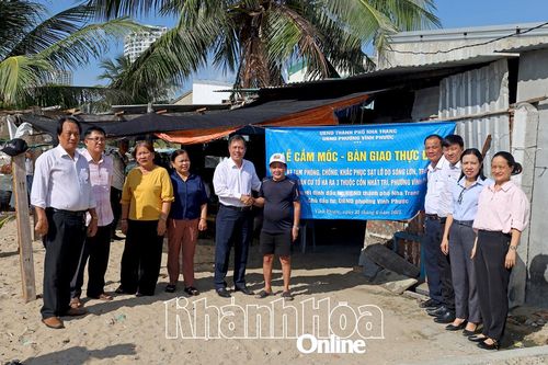 Kè tạm chắn sóng khu vực cồn Nhất Trí: Sẽ hoàn thành trước mùa mưa
