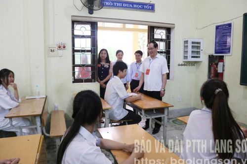 Lãnh đạo tỉnh kiểm tra công tác coi thi tốt nghiệp THPT 2025