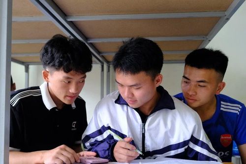 Những câu chuyện, việc làm ý nghĩa bên lề kỳ thi tốt nghiệp THPT