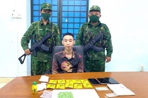 Bắt kẻ nhập cảnh trái phép, vận chuyển nhiều loại ma túy mới