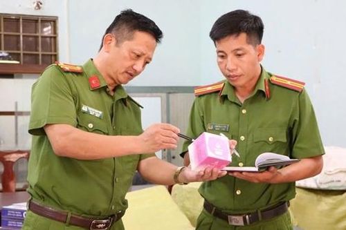 Phát hiện kho hàng chứa mỹ phẩm nghi giả mạo thương hiệu