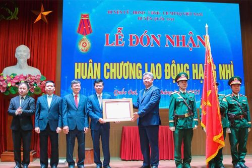 Huyện Quốc Oai đón nhận Huân chương Lao động hạng Nhì