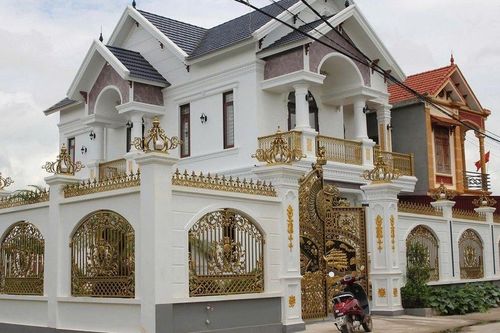 Clip: Cận cảnh căn biệt thự phô trương vẻ lắm tiền nhiều của ở Bắc Ninh gây chú ý