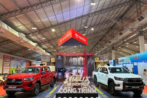 Toyota Hilux gây ấn tượng tại triển lãm ngành xây dựng Vietbuild 2025