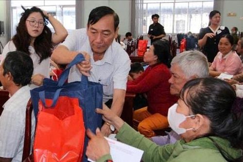 Nghĩa tình của báo Đảng Thủ đô gửi trao đến bà con huyện Tam Bình, Vĩnh Long