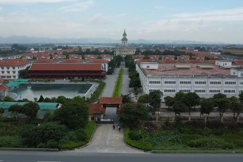 Toàn cảnh Trường Đại học Hà Hoa Tiên ở Hà Nam vừa bị đình chỉ đào tạo