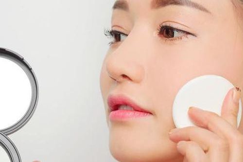 6 sai lầm khiến lớp trang điểm nhanh trôi trong mùa nóng