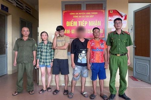Đồng Nai: Bắt quả tang 4 thanh thiếu niên sử dụng trái phép chất ma túy trong khu tái định cư