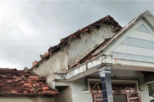 Quảng Nam: Gió lốc khiến gần 30 nhà dân bị hư hỏng