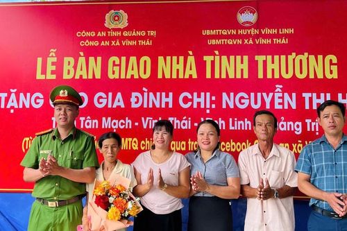 Quảng Trị: Bàn giao nhà tình thương cho người phụ nữ khó khăn làm rơi tiền sắm Tết