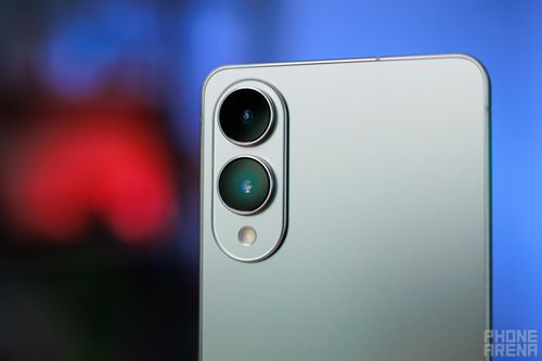 Nhu cầu 'siêu mỏng' không cao, Galaxy S25 Edge chật vật